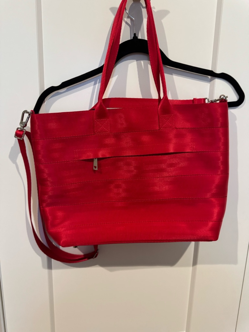 HARVEYS: Red Women's Seatbelt Bag with Adjustable Strap